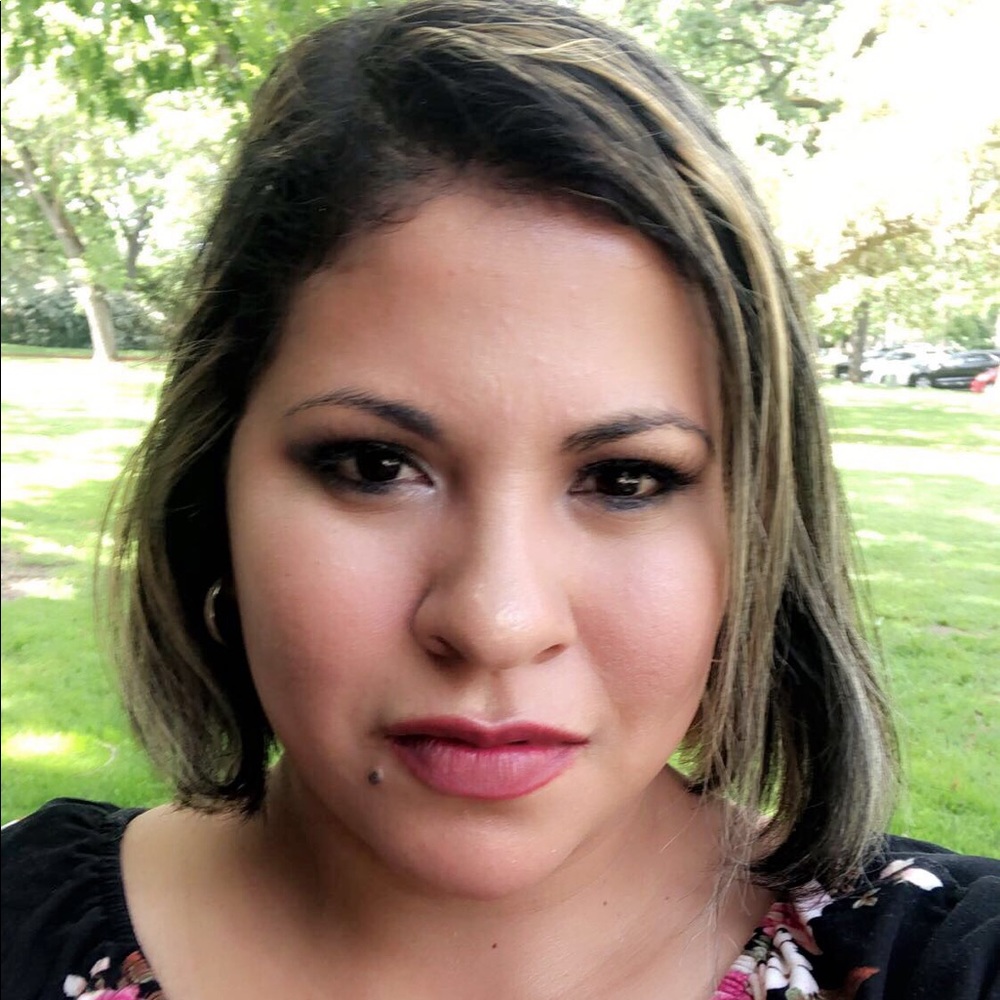 Meet your Posher, Nidia